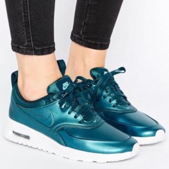 nike air max metallic blue